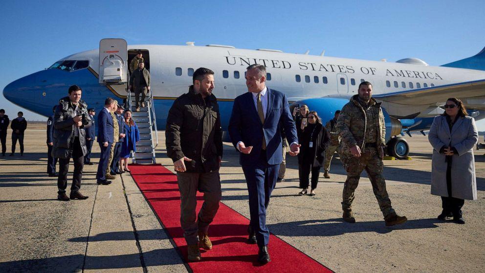 Zelenskyy ke Washington Dijemput Jet Militer Amerika Serikat