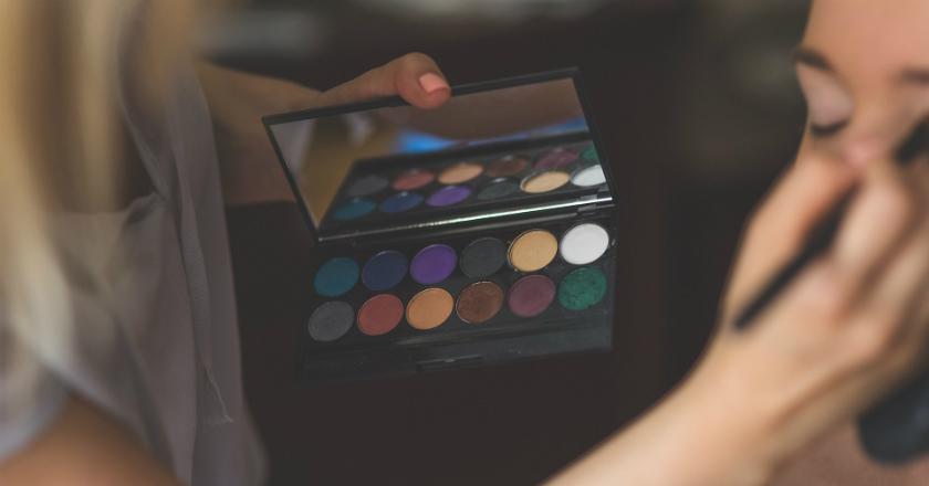 4 Keuntungan Menggunakan Kosmetik Organik