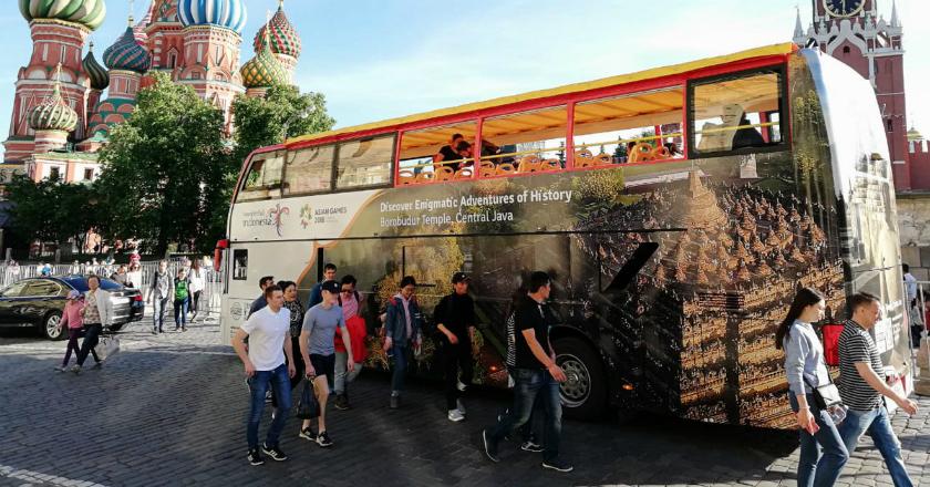 Juara! Bus 'Wonderful Indonesia' Jadi Magnet Sempurna di Lapangan Merah Moskow