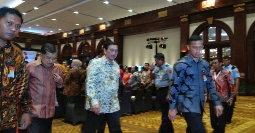 Revolusi Industri 4.0, JK: Jika Industri Gunakan Robot. Siapa Konsumennya?