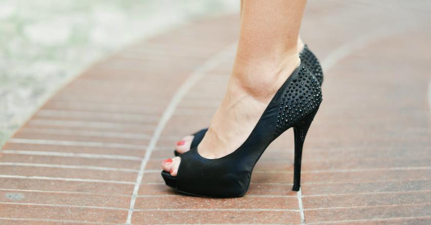 Deodoran Efektif Hilangkan Rasa Sakit Saat Memakai 'High Heels'