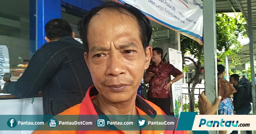 Suka Duka Jadi Seorang Porter, dari Dikencingi hingga Tip Besar