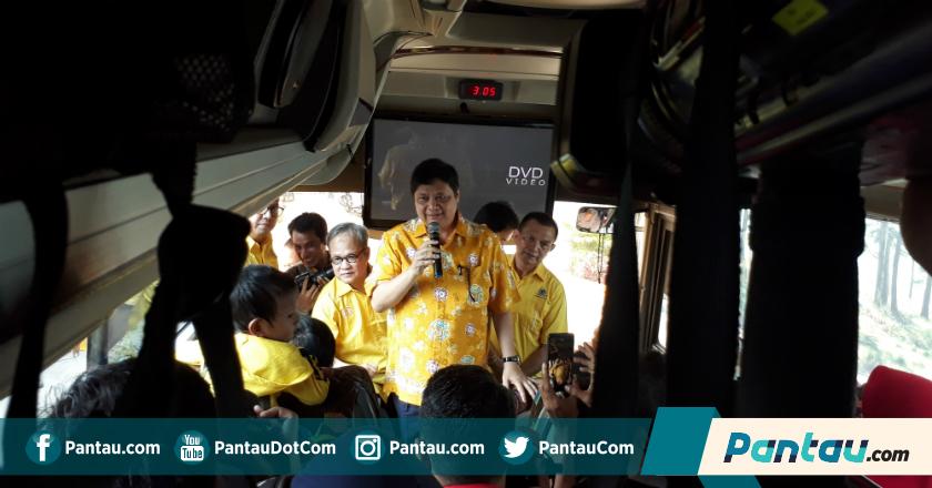 Wejangan 'Serius' Airlangga Hartarto Saat Melepas Pemudik Gratis Partai Golkar