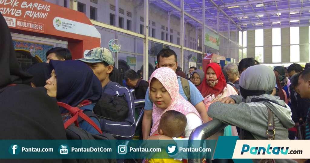 Calon Pemudik di Stasiun Pasar Senen Meningkat 3 Persen