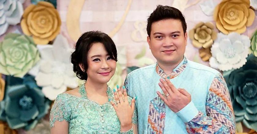 Segera Menikah, Chikita Meidy dan Indra Adhitya Diarak Keliling Komplek untuk Minta Doa Restu