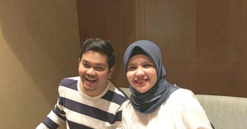 Kocak Banget! Indra Bekti dan Istri Parodikan Mamah Dedeh