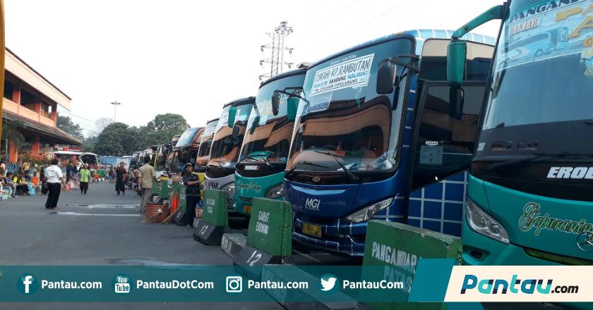 Cerita Pedagang Terminal Patungan Ongkosi Pemudik Kehabisan Uang
