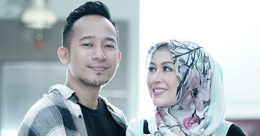 Belikan Istri Barang Mewah, Senyum Denny Cagur Tampak Tak Ikhlas