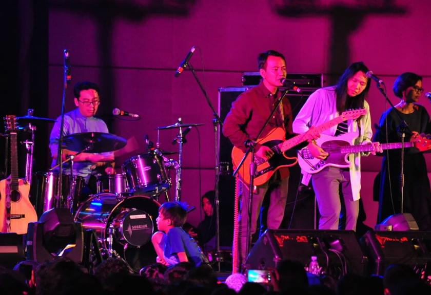 Efek Rumah Kaca Galang Dana untuk Manggung di SXSW 2018