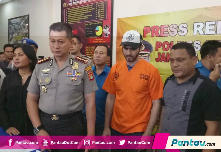 Fachri Albar Baru Bangun Tidur saat Rumahnya Digerebek Polisi