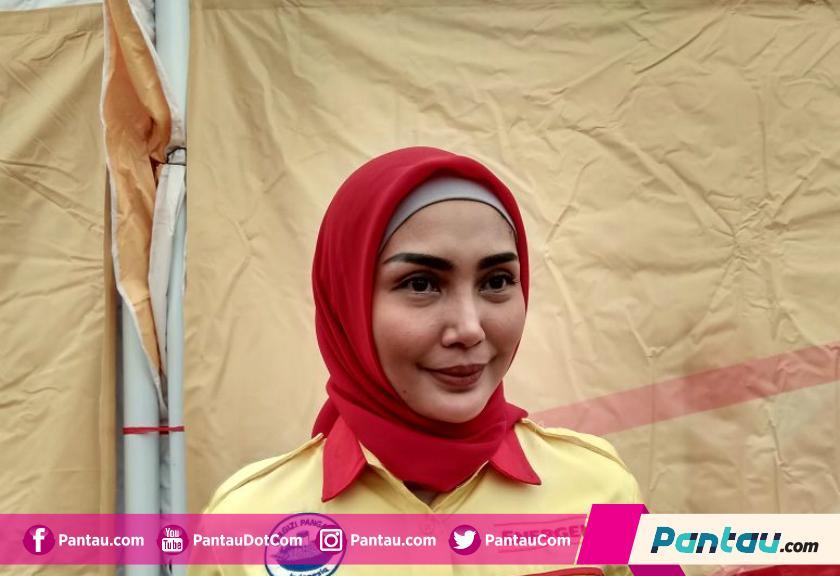 Jurus Fenita Arie Kasih Sarapan Sehat ke Anak