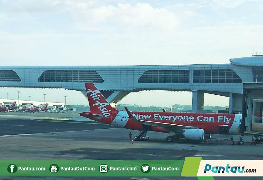 Penumpang Pesawat Air Asia Bandung-Bali Sok Bagasi Baru Tiba Besok Pagi