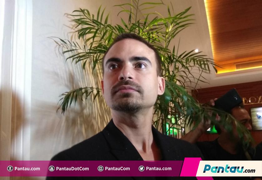 Adu Akting dengan Rianti Cartwright, Ashraf Sinclair Izin Istri Dulu