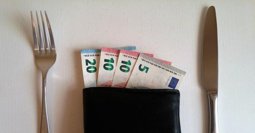 Studi: Orang Kaya Cenderung Pelit Menyumbang Dibanding Orang Miskin