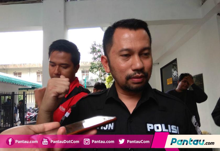 Roro Fitria Pesan 3 Gram Sabu dari Fotografernya