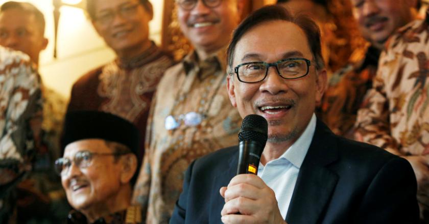 Anwar Ibrahim Sebut Penangkapan Najib Razak Tak Bermuatan Politik