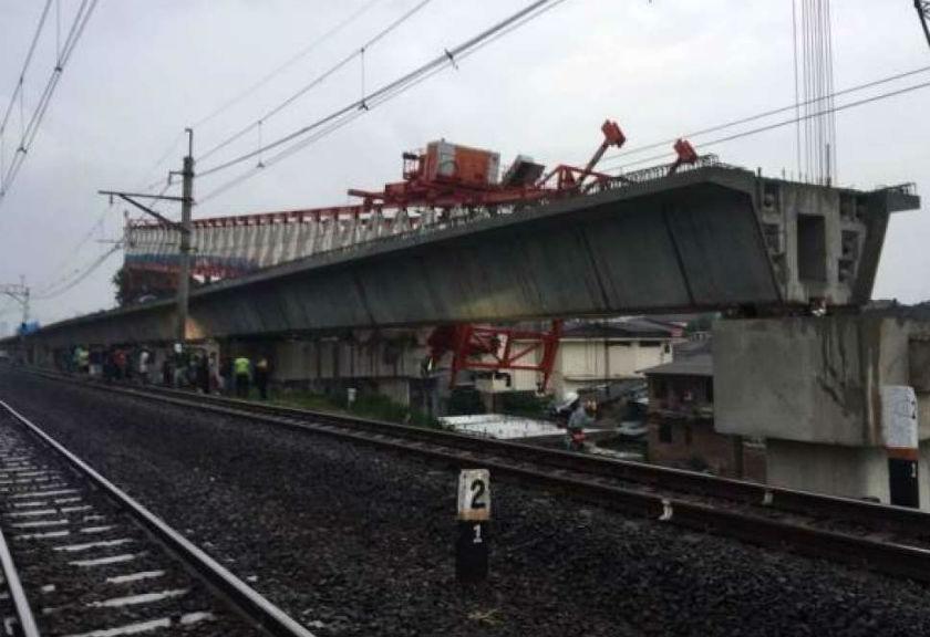 Crane Proyek Double Track Kereta Jakarta-Bandung Roboh, Ini Kata KAI