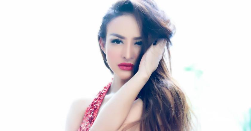 Rayakan Hari Ulang Tahun, Cynthiara Alona Beri Hadiah Mobil untuk Netizen