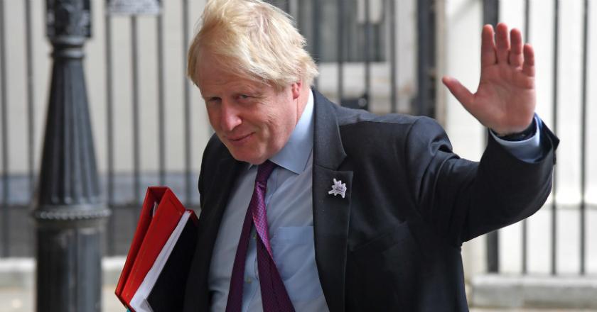 Kebijakan Brexit Kembali Makan Korban, Menlu Boris Johnson Angkat Koper