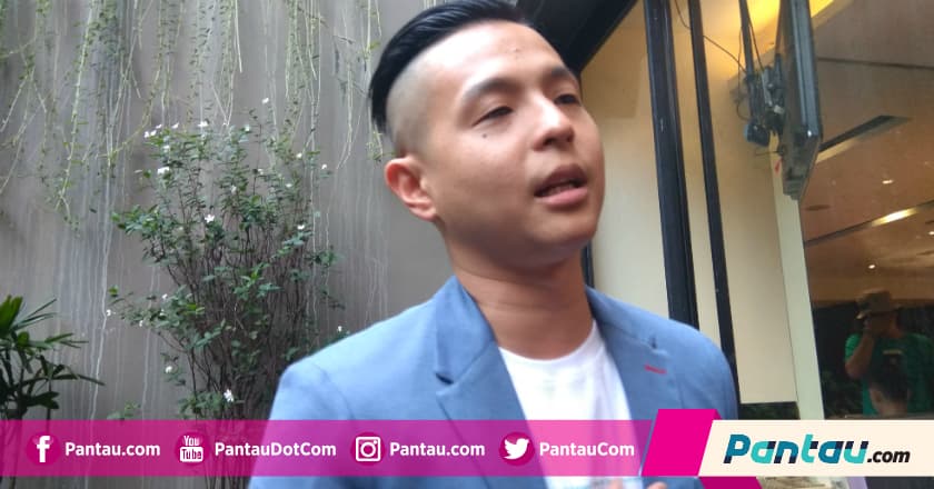 Demi Film 'Milly Mamet', Ernest Prakasa Rela Tak Nonton Piala Dunia