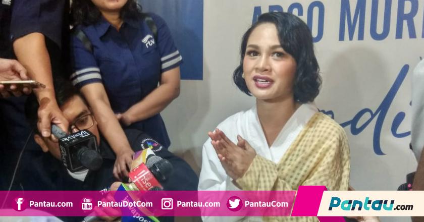 Naik Kereta Uap Bareng Keluarga, Andien Wujudkan Mimpi