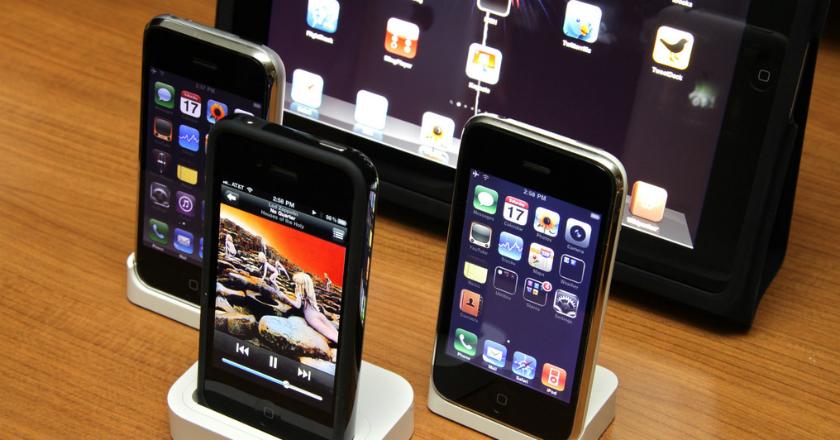 Bersihkan 'Smartphone' Secara Rutin Jika Tidak Ingin Menjadi Sarang Bakteri
