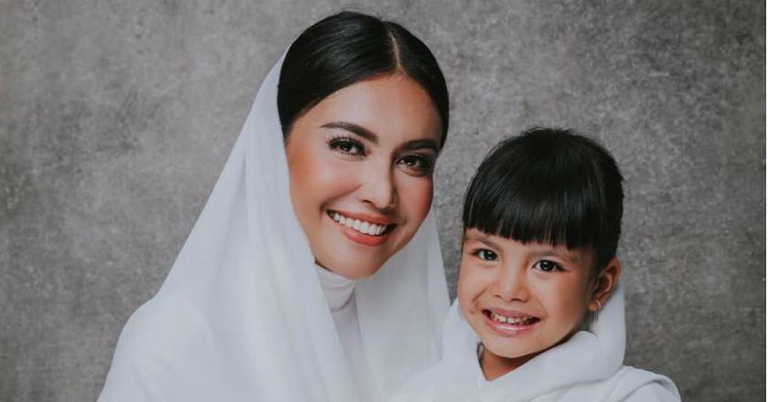 Putri Semata Wayangnya Divonis Leukimia, Denada Ketakutan Hingga Berurai Air Mata