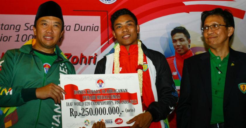 Tiba di Tanah Air, Menpora Sambut 'The Flash' Lalu Muhammad Zohri