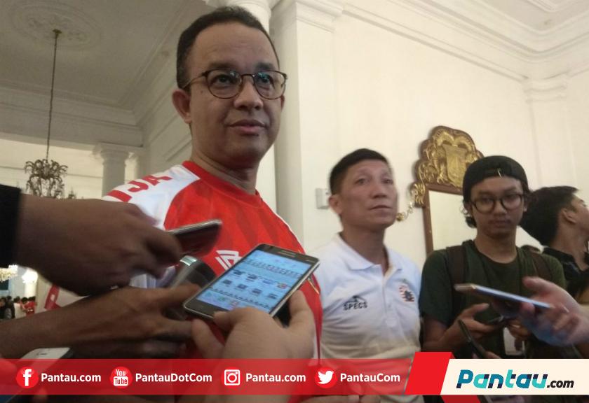 Aksi Konyol The Jakmania di GBK, Anies Baswedan Pasang Badan