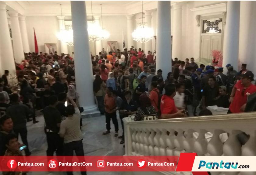 Kerusakan Bangku GBK Bukan Vandalisme The Jak, Sandi: Bautnya yang Kendor!