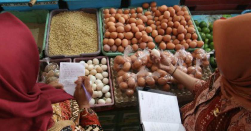 Telur Rp15.000 per Kg di Jakarta Diborong Pengguna KJP