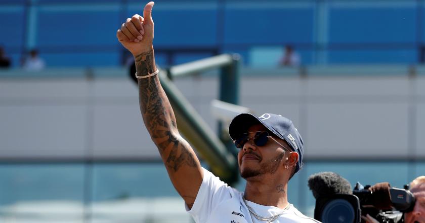 Resmi, Lewis Hamilton Bertahan di Mercedes Hingga 2020