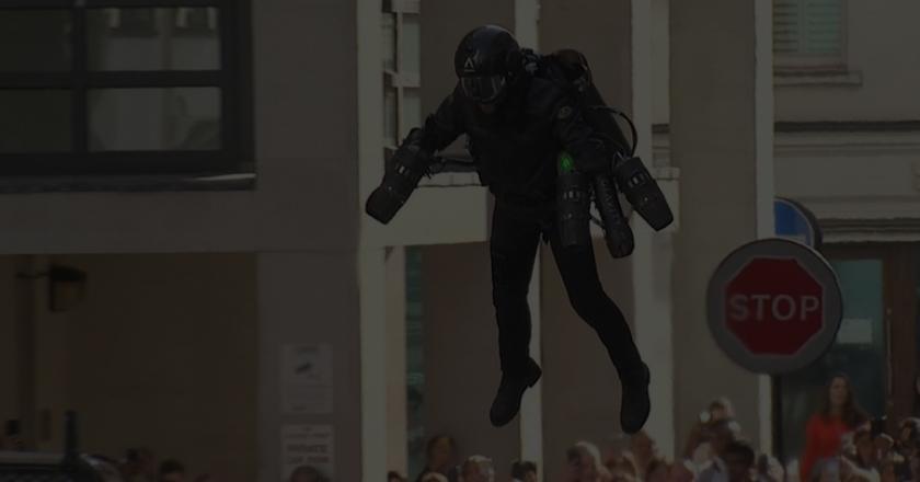 Mal Ini Jual Kostum 'Iron Man' yang Bisa Terbang, Tertarik?