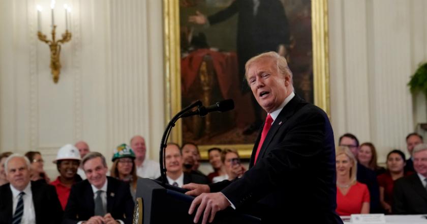 Trump kepada Presiden Iran: Hati-hati, Jangan Pernah Mengancam AS!