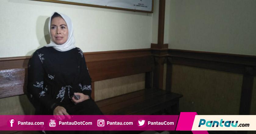 Tanpa Pengacara di Sidang Cerai, Istri Abdee 'Slank' Mengaku Tak Punya Biaya