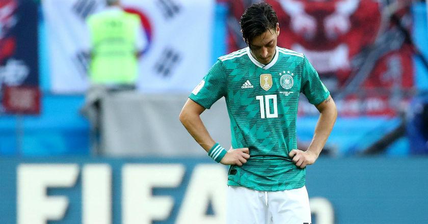 Ozil Pensiun, Mantan Pemain Timnas Jerman Salahkan DFB