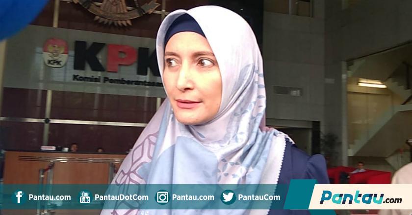 Usai 4 Jam Diperiksa KPK, Inneke Koesherawati Bungkam