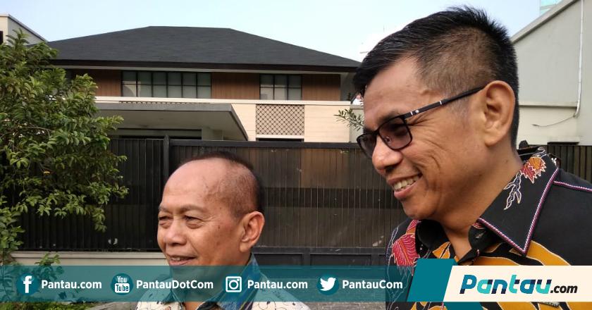 Gelar Pertemuan Malam Ini, SBY dan Prabowo Kompak Pakai Batik