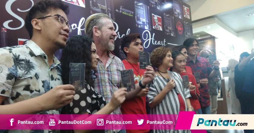 'Story of a Broken Heart', Album Kompilasi Patah Hati