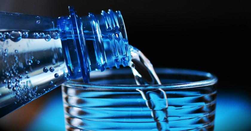 Benarkah Air Mineral Botolan Tidak Lebih Sehat dari Air Ledeng?