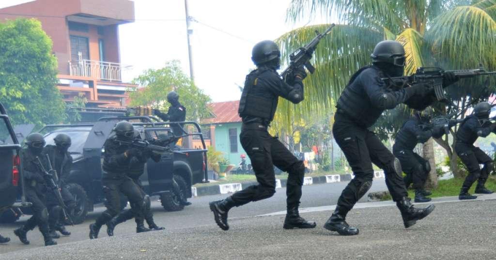 Densus 88 Tangkap 8 Terduga Teroris Anggota JAD di Banten