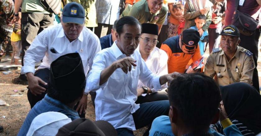 Kunjungi Lokasi Gempa Lombok Timur, Ini Janji Jokowi pada Korban