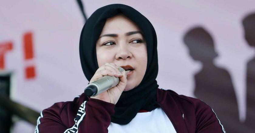 Melly Goeslaw Prihatin Denada Sampai Jual Cepat Apartemen Miliknya