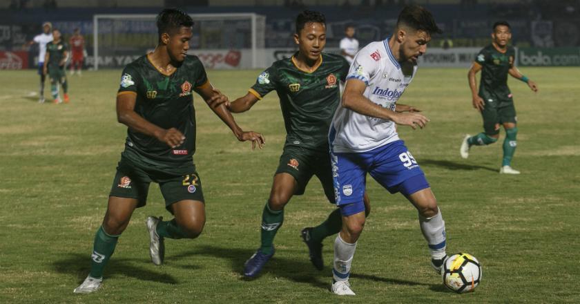 Tundukkan PS Tira 3-2, Persib Bandung Kokoh di Puncak Klasemen