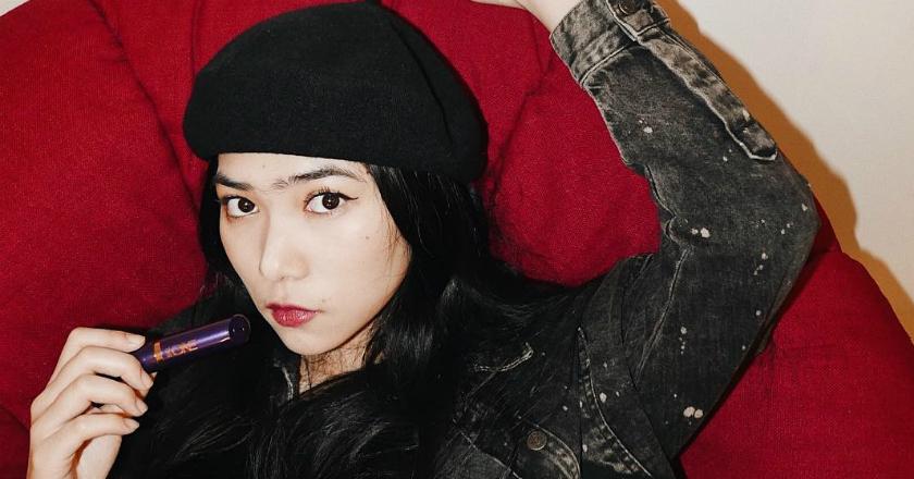 Isyana Sarasvati Ekpresikan Diri Melalui Lipstik