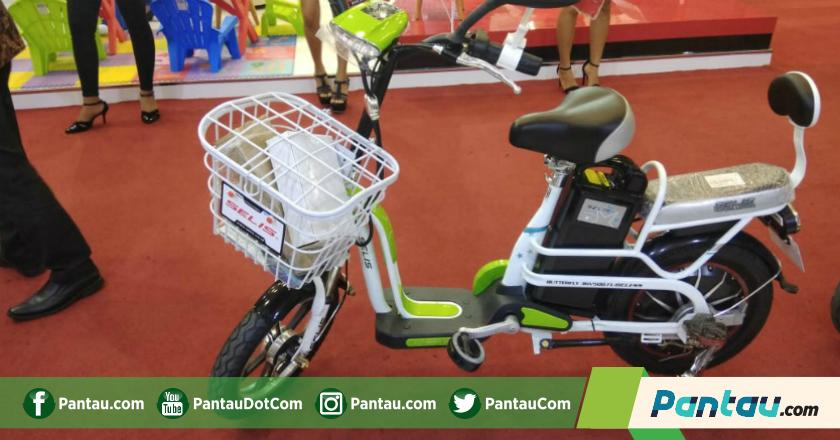 Buat yang Males Gowes, Intip Yuk Sepeda Listrik yang 'Mejeng' di GIIAS 2018