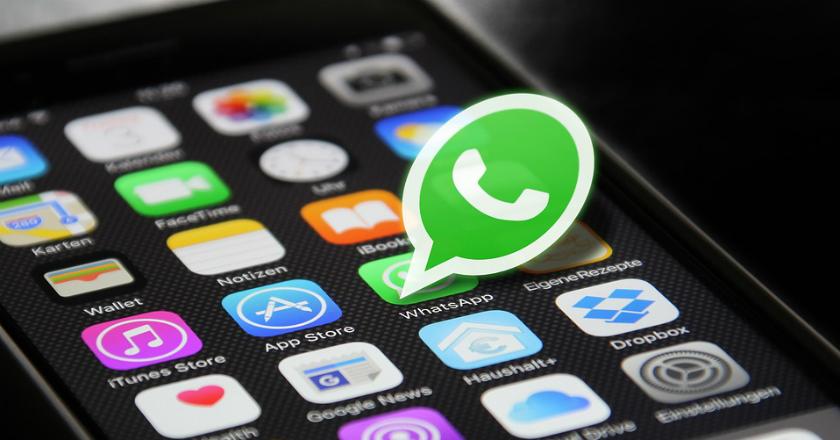 Pengguna iPhone Tidak Bisa Meneruskan Pesan Whatsapp Lebih dari 5 Kali