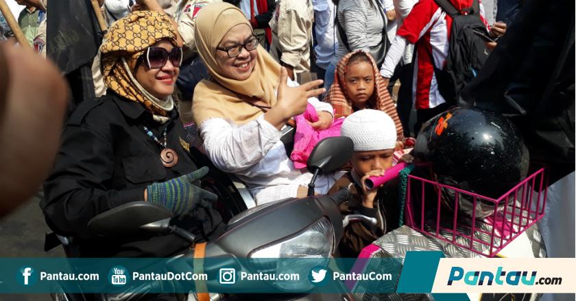 Cerita Penyandang Disabilitas Ikut Antar Prabowo-Sandiaga ke KPU