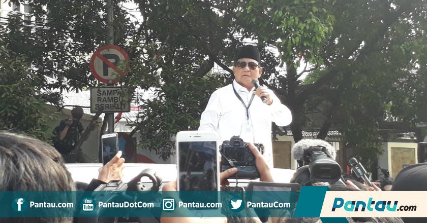 Usai Daftar ke KPU, Prabowo Berorasi di Hadapan Pendukungnya