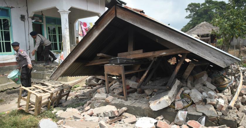 Trauma Gempa, Warga Lombok Minta Dibuatkan Rumah Kayu